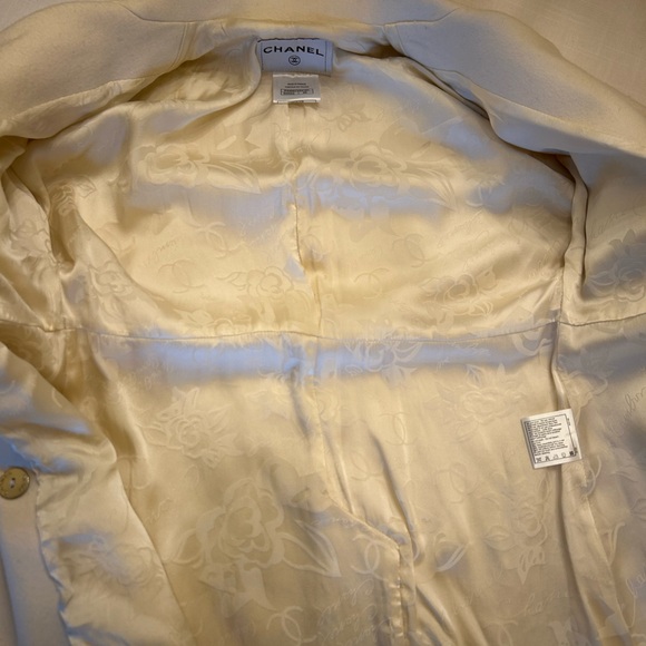 Chanel Paris Bombay Runway Collection Jacket - Picture 13 of 14